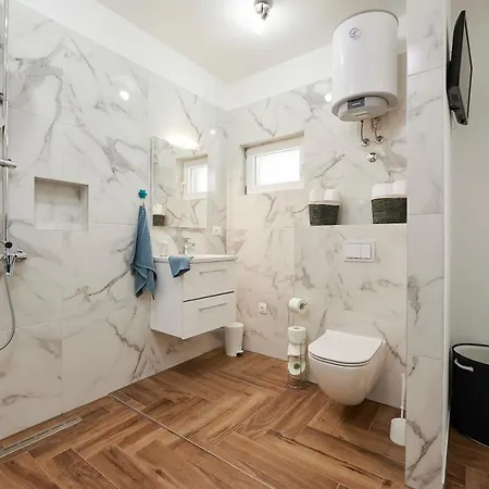 New 4* Zoa In Trogir