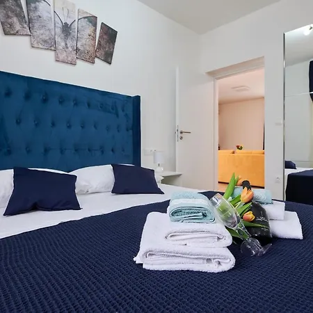 Apartment New 4* Zoa In *