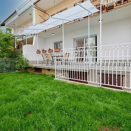 New 4* Zoa In Apartment Trogir